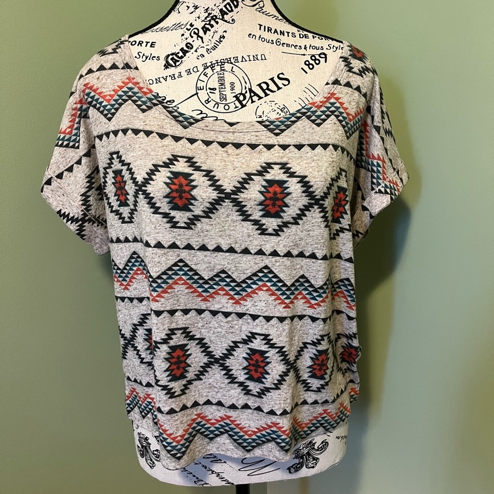 Forever 21 Multicolor Geometric Print Short Sleeve Top